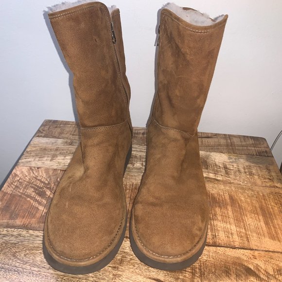 uggs with side zipper - Picture 2 of 7